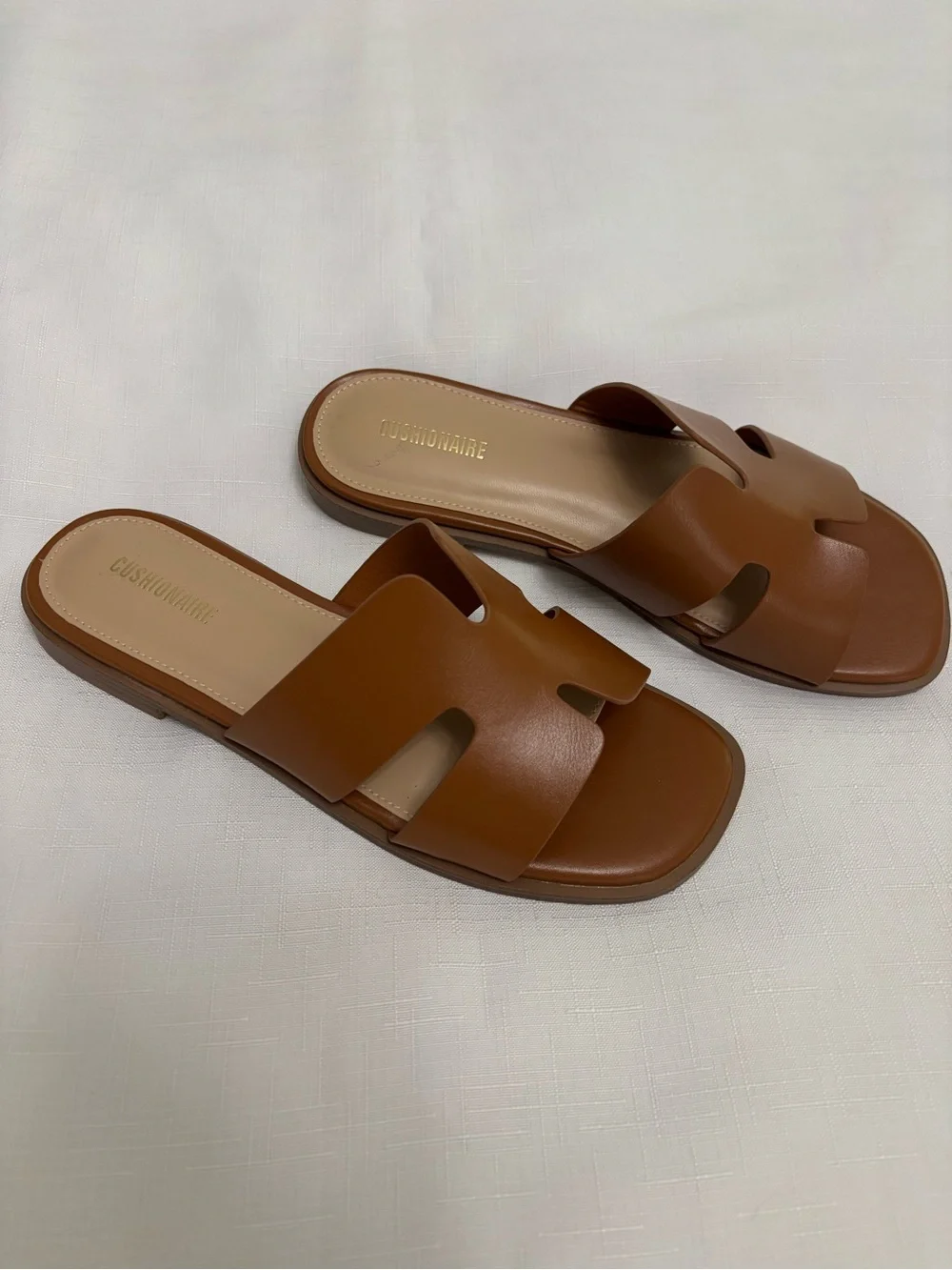 Cushionaire Voyage Brown Cutout Strap Slides Sandals Women 7M